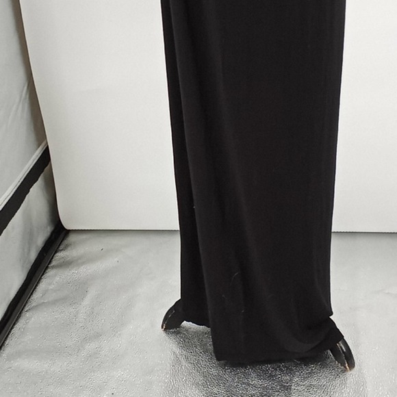 Elegant Black Maxi Dress - Picture 5 of 11